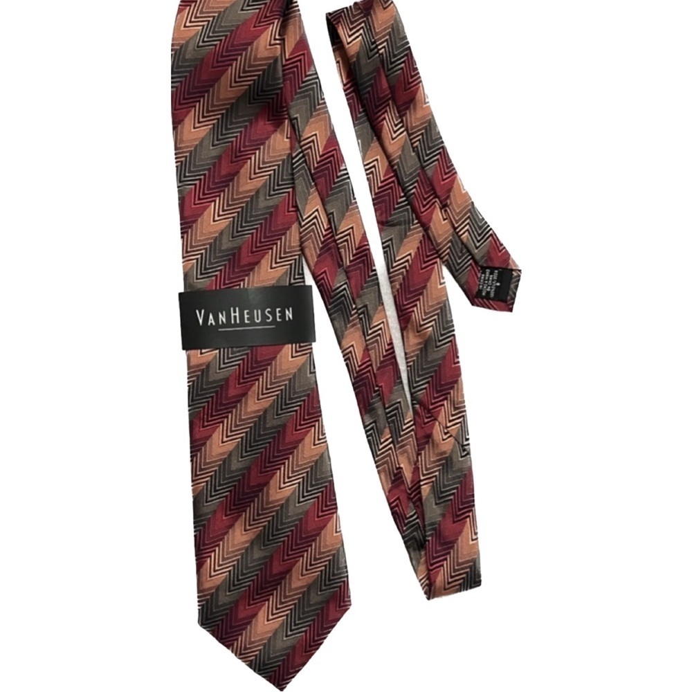 NWT VAN HEUSEN RED/ORANGE/GREY TIE